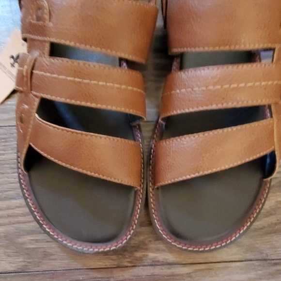 Sandals New with Tags 9.5 - Picture 3 of 7